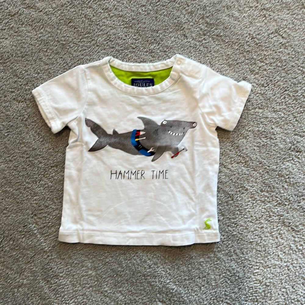 EUC Joules Hammer Time Shark T Shirt 🚭